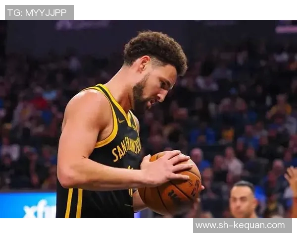 克莱汤普森：勇士队的三分王与篮球场上的传奇故事